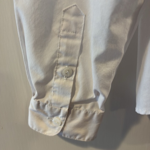 Vintage White Button-Up Shirt with Embroidered Accents - Picture 4 of 4